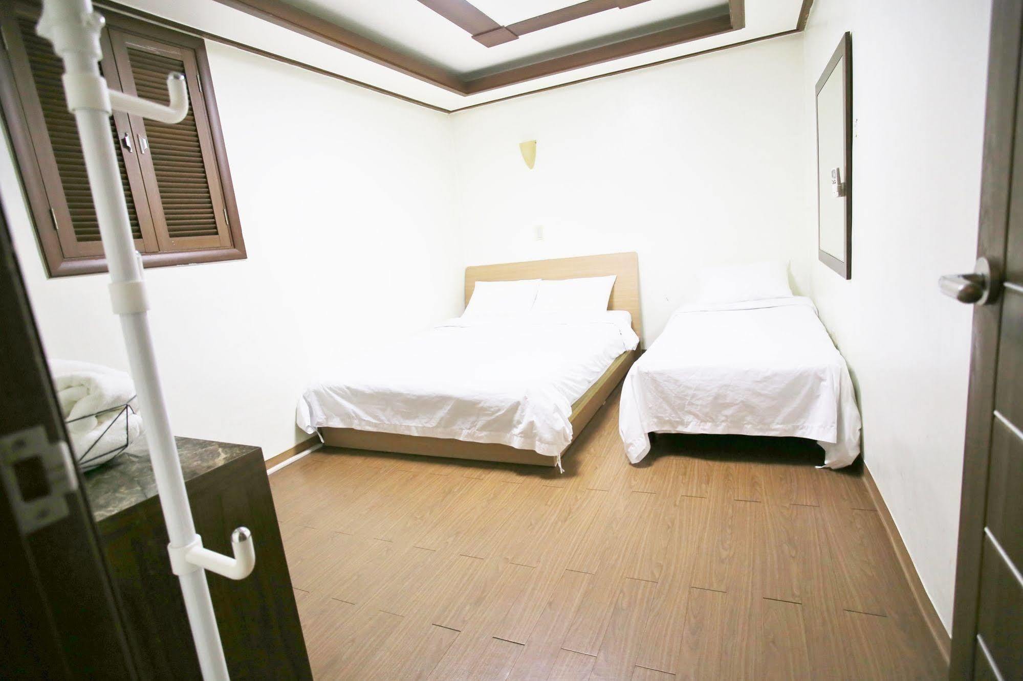 Sinchon Sisters Hostel Σεούλ Εξωτερικό φωτογραφία